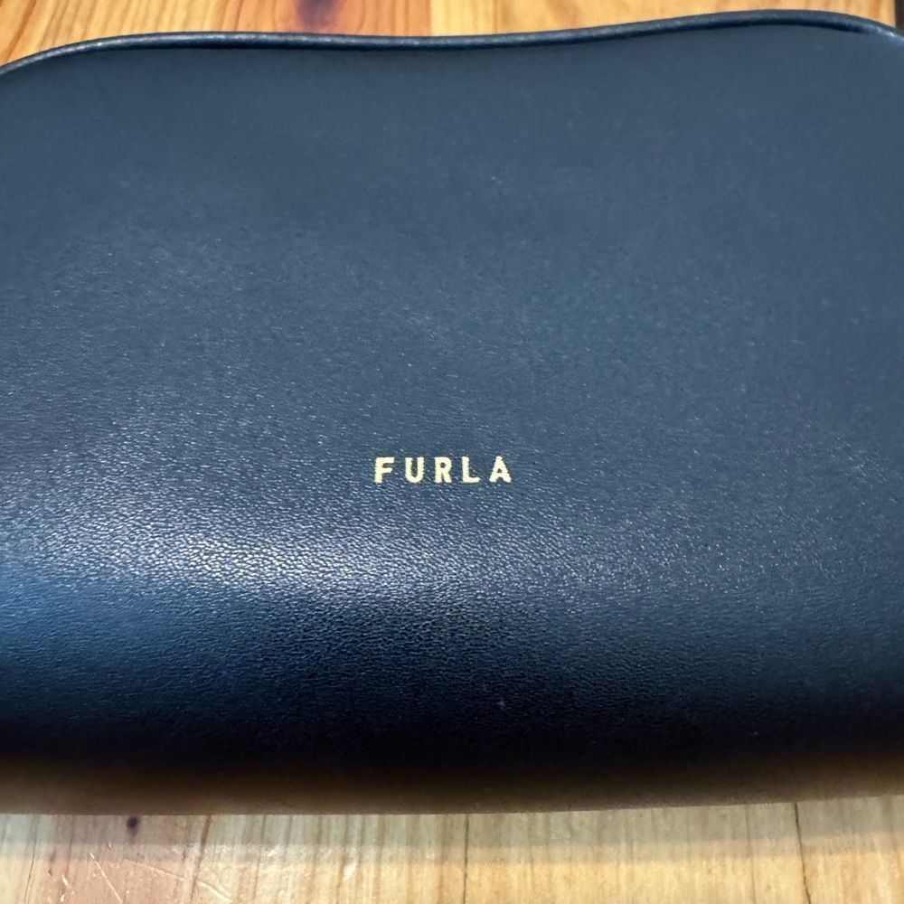 FURLA Vitello Sidney Goccia Crossbody Shoulder Bag Purse Black NWT Dust Bag - Picture 4 of 16
